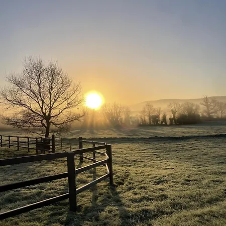 بيت للعطل Lismacue House